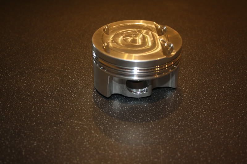 Evo X pistons Who can tell what is wrong? Mitsubishi Lancer